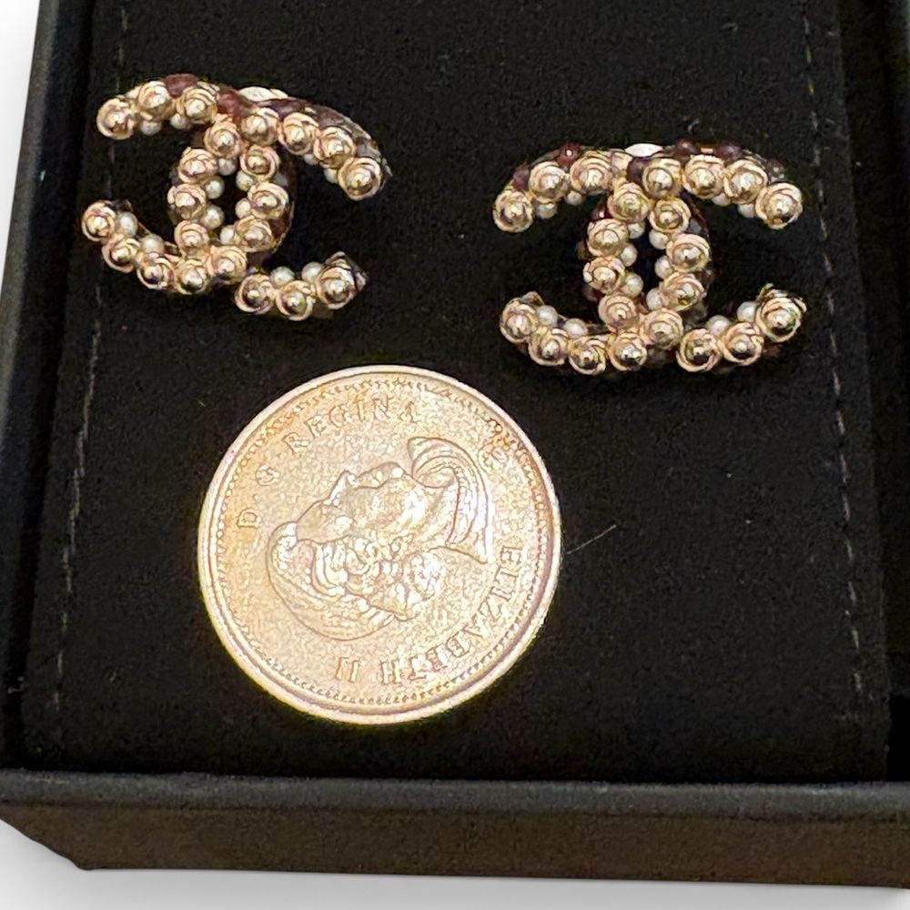 Vintage Chanel coco mark gold plated stud earring with faux pearls with box - Picture 4 of 12